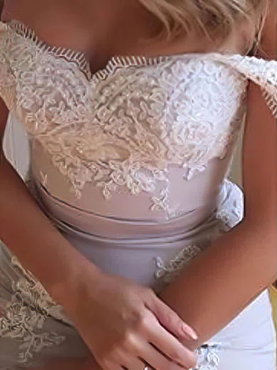 Sheath/Column Off-the-shoulder Silk-like Satin Tea-length Homecoming Dresses With Appliques Lace #Milly020103674