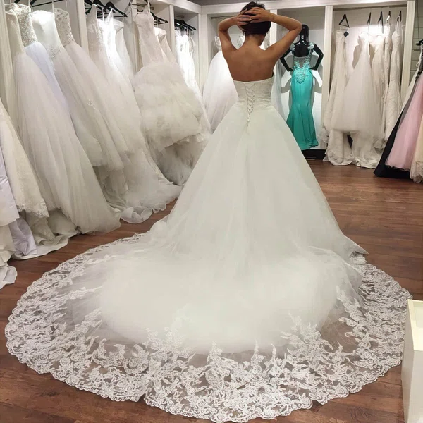 Ball Gown Sweetheart Tulle Chapel Train with Appliques Lace Wedding Dresses #Milly00023034