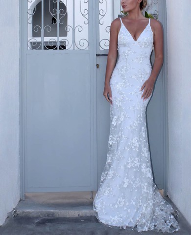 Trumpet/Mermaid V-neck Lace Sweep Train Appliques Lace Wedding Dresses #Milly00023470