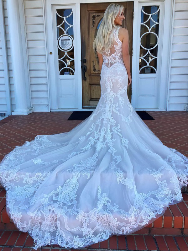 V Neck Sleeveless Chapel Train Trumpet/Mermaid Lace Wedding Dress