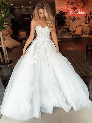 A-line Sweetheart Tulle Sweep Train Appliques Lace Wedding Dresses #Milly00024204