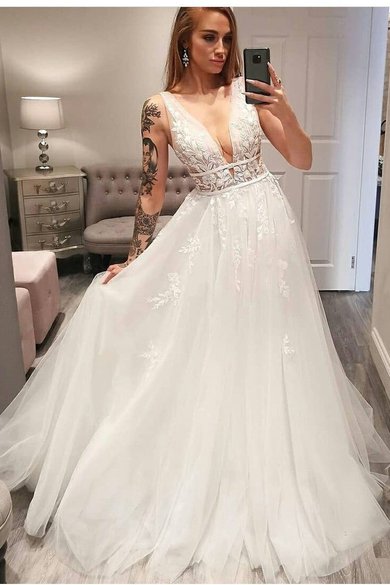 Ball Gown/Princess V-neck Tulle Sweep Train Wedding Dresses With Appliques Lace #Milly00024521