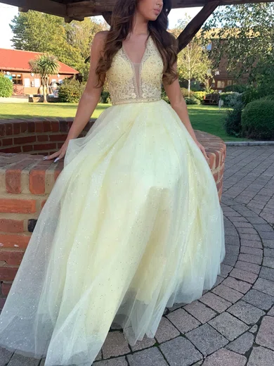 Ball Gown V-neck Tulle Prom Dresses With Appliques #Milly020112902