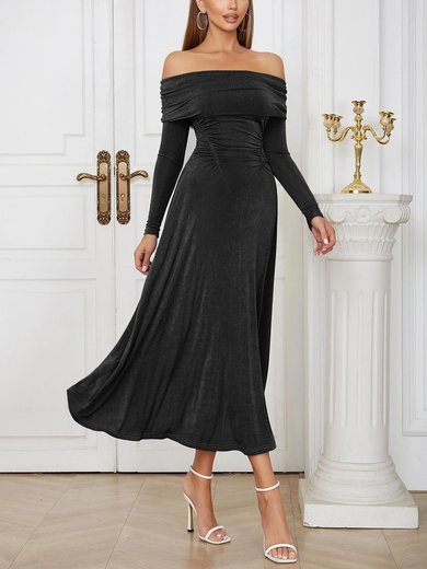 Black Off Shoulder Velvet Midi Dress PT02024774