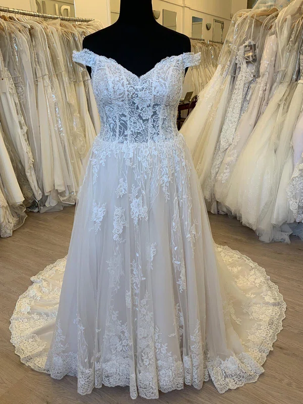 Ball Gown/Princess Off-the-shoulder Tulle Sweep Train Wedding Dress With Appliques Lace #Milly00028338