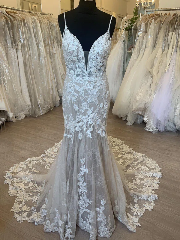 Trumpet/Mermaid V-neck Tulle Court Train Wedding Dress With Appliques Lace #Milly00028374