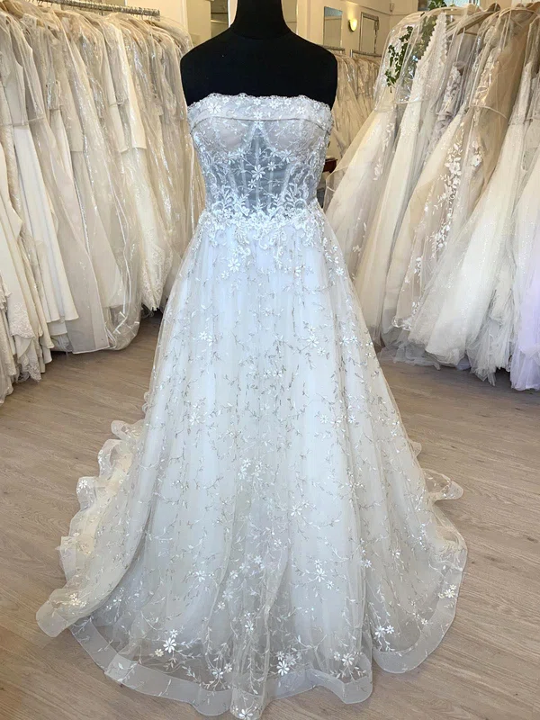 Ball Gown/Princess Straight Tulle Sweep Train Wedding Dress With Appliques Lace #Milly00028437