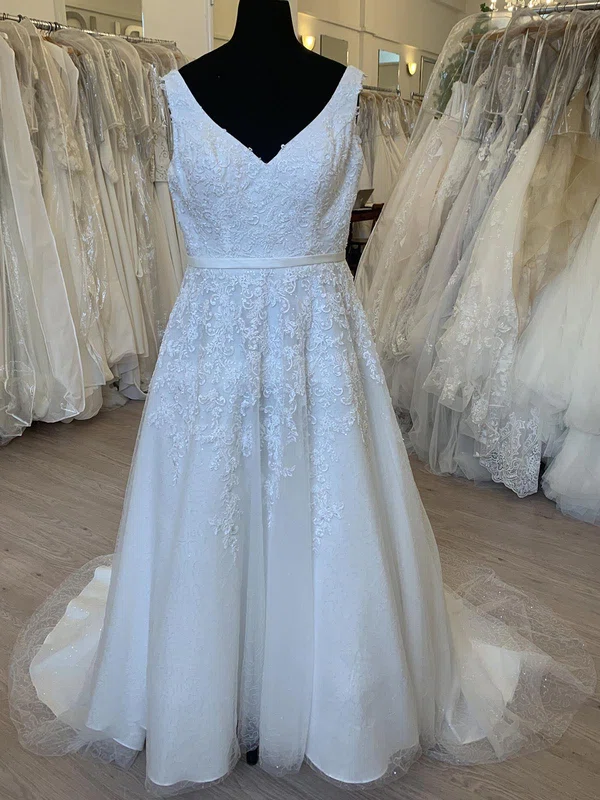 Ball Gown/Princess V-neck Glitter Sweep Train Wedding Dress With Appliques Lace #Milly00028535