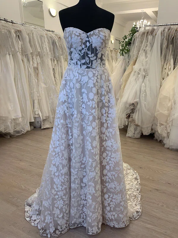 Ball Gown/Princess Sweetheart Tulle Sweep Train Wedding Dress With Flower(s) #Milly00028542