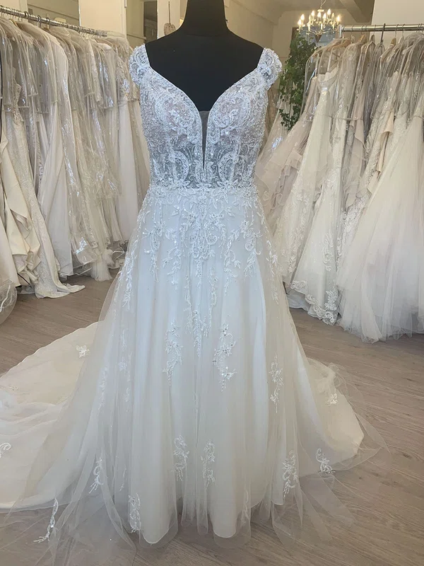 Trumpet/Mermaid V-neck Tulle Court Train Wedding Dress With Appliques Lace #Milly00028570