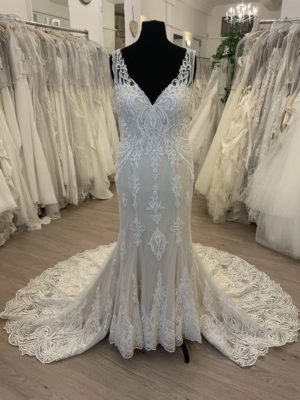 Trumpet/Mermaid V-neck Tulle Sweep Train Wedding Dress With Ruched #Milly00028597