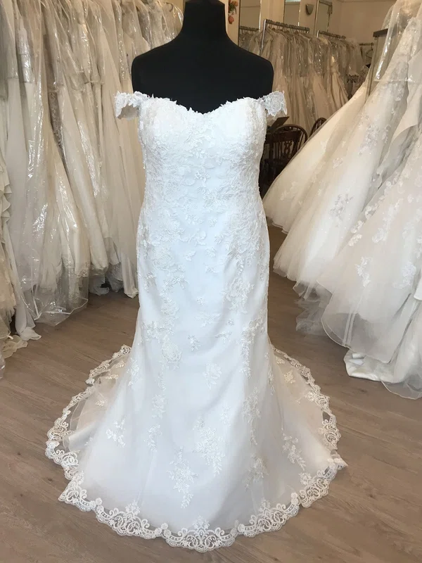 Sheath/Column Off-the-shoulder Tulle Sweep Train Wedding Dress With Appliques Lace #Milly00028642