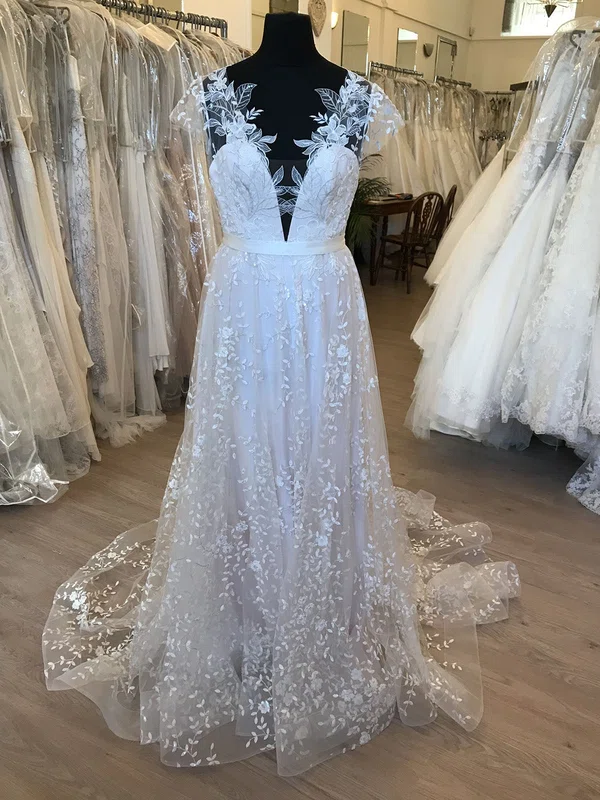 Ball Gown/Princess V-neck Tulle Sweep Train Wedding Dress With Appliques Lace #Milly00028655