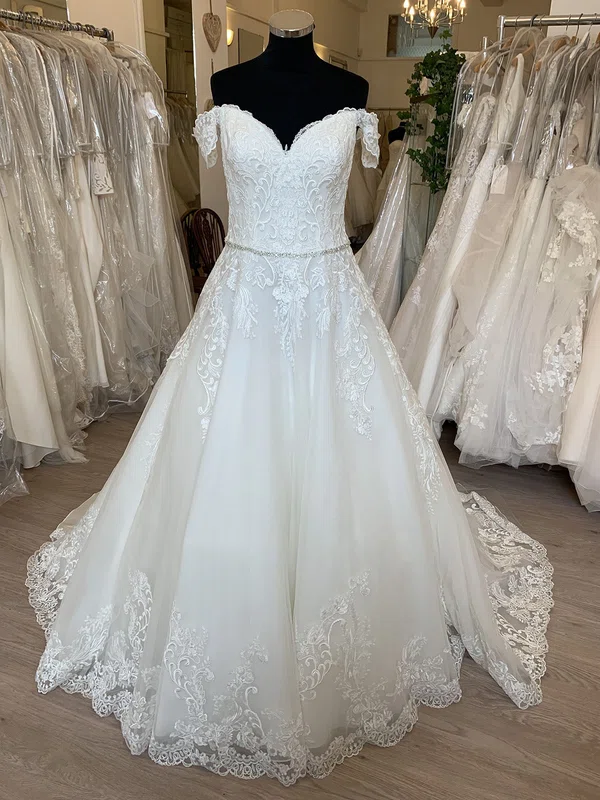 Ball Gown/Princess Off-the-shoulder Tulle Sweep Train Wedding Dress With Appliques Lace #Milly00028679