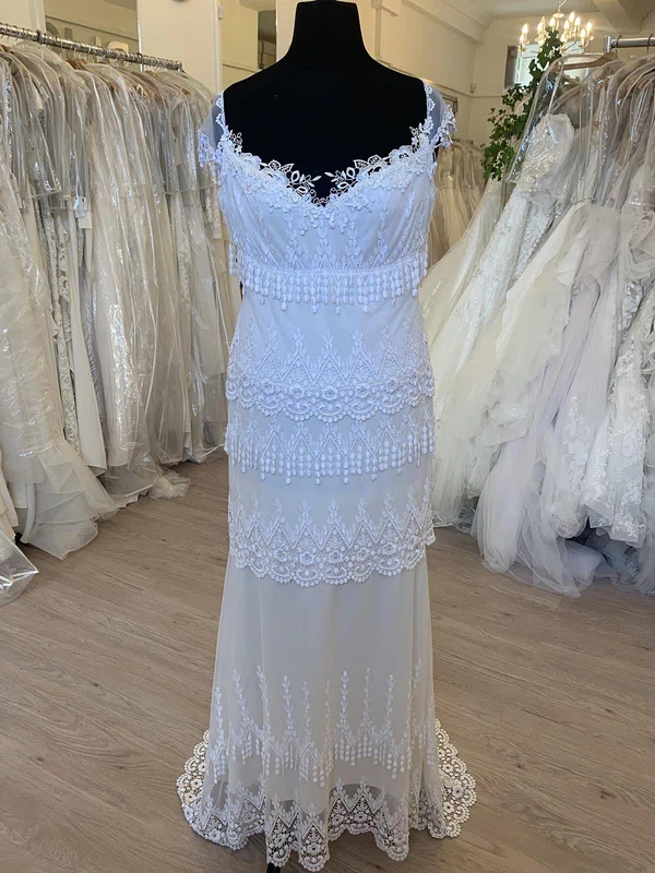 Sheath/Column V-neck Tulle Sweep Train Wedding Dress With Appliques Lace #Milly00028710