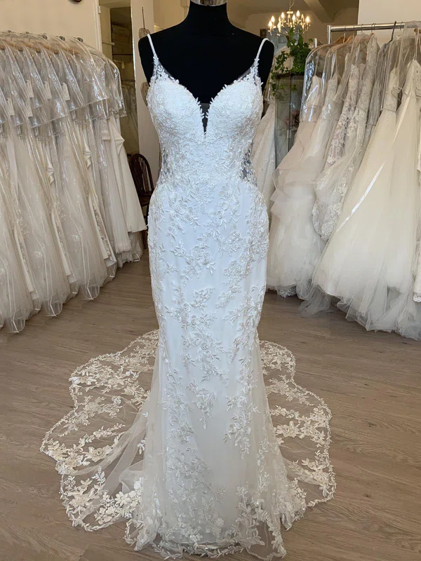 Sheath/Column V-neck Tulle Sweep Train Wedding Dress With Appliques Lace #Milly00028750