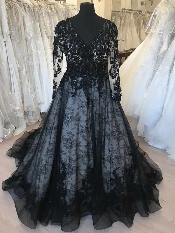 Ball Gown/Princess V-neck Organza Sweep Train Wedding Dress With Appliques Lace #Milly00028813