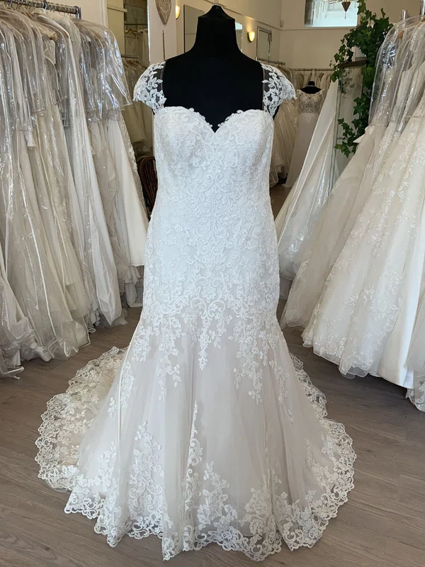 Trumpet/Mermaid Sweetheart Lace Tulle Sweep Train Wedding Dress With Appliques Lace #Milly00028849