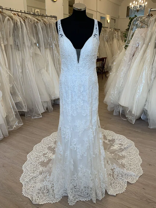 Sheath/Column V-neck Lace Court Train Wedding Dress With Appliques Lace #Milly00028870