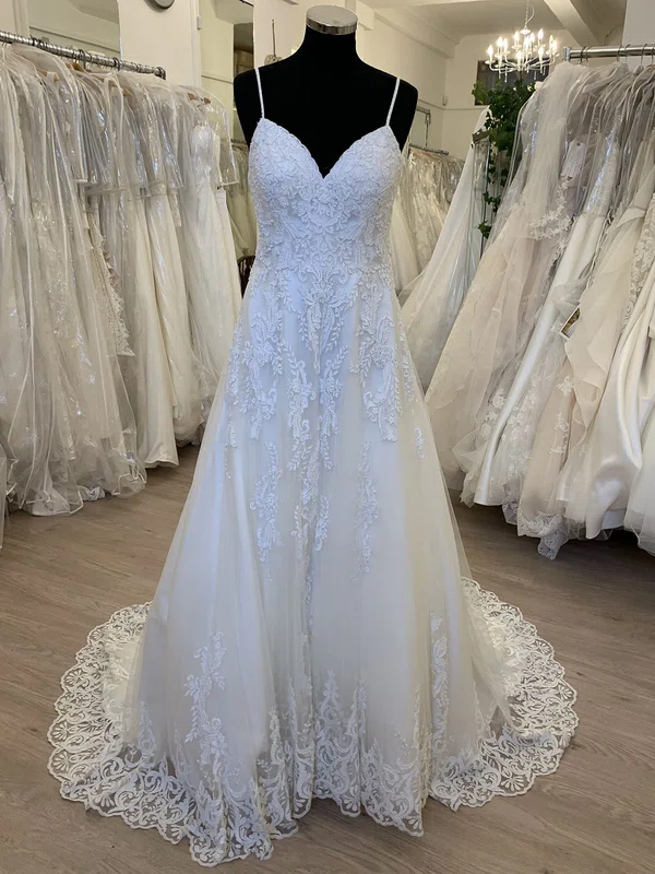 Ball Gown/Princess V-neck Tulle Sweep Train Wedding Dress With Appliques Lace #Milly00028891