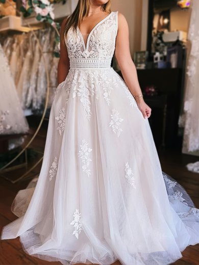 Ball Gown/Princess V-neck Glitter Sweep Train Wedding Dresses With Appliques Lace #Milly00029049