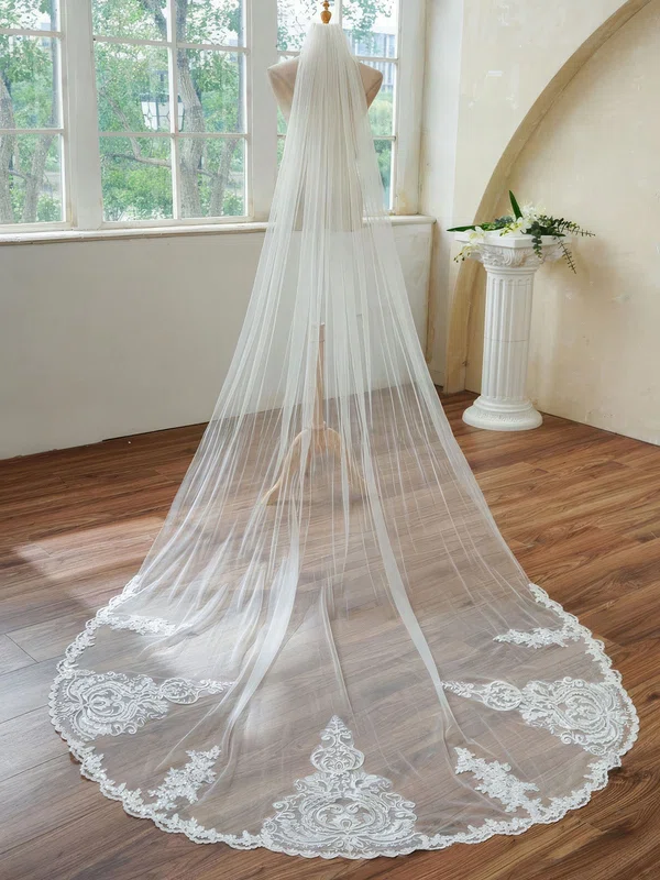 Chapel Bridal Veils One-tier Lace Applique Edge #Milly03010285