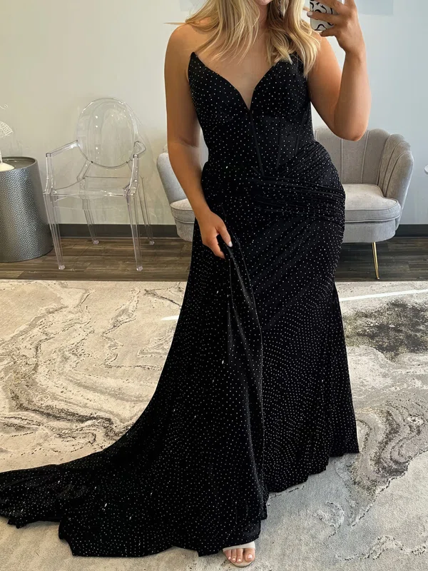 Sheath/Column V-neck Velvet Beaded Prom Dresses With Ruched #Milly020127588