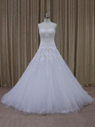 Ivory Tulle Court Train Appliques Lace Sweetheart Fashion Wedding Dresses #Milly00021844