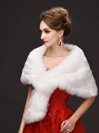 Faux Fur Sleeveless Shawl #Milly03040018