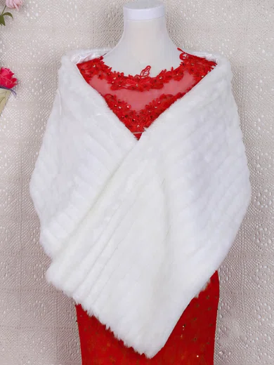 Faux Fur Off-the-Shoulder Sleeveless Shawl #Milly03040025