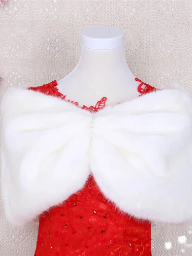 Faux Fur Off-the-Shoulder Sleeveless Shawl #Milly03040035